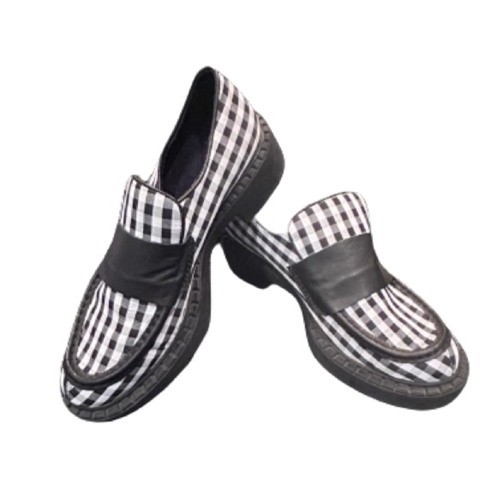 Black and White Checkered Size 8 Ladies Shoes